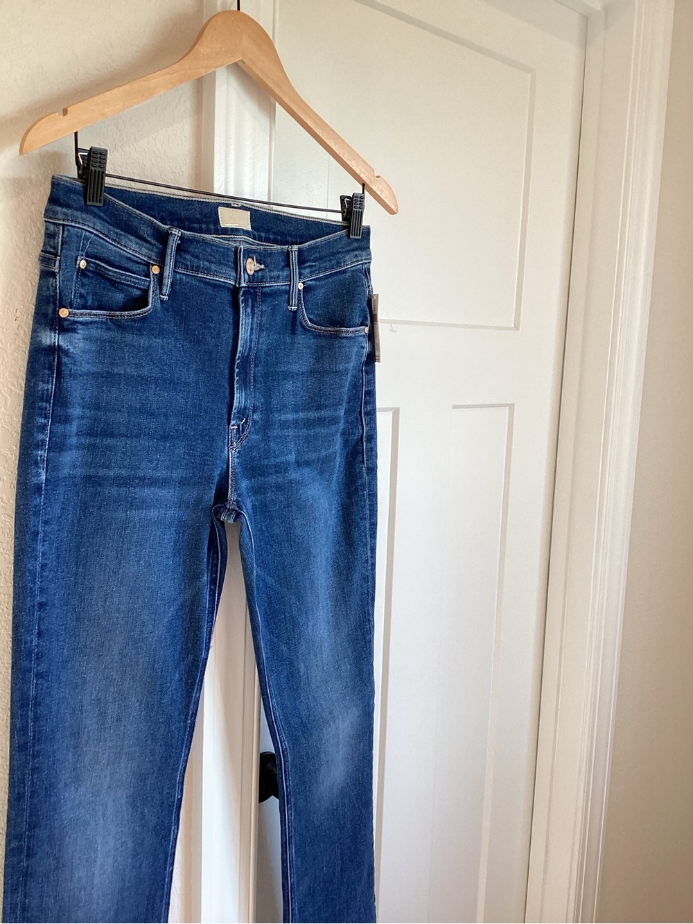 MOTHER Runaway Mid Rise Jeans Flare Slim New Size 29 Prized Possession Denim - Picture 6 of 16